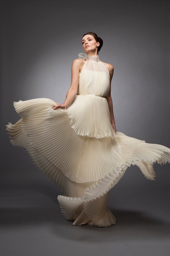 【orgue】Pleats docking dress Benz Pleated Portrait Collar Gown | Tadashi Shoji