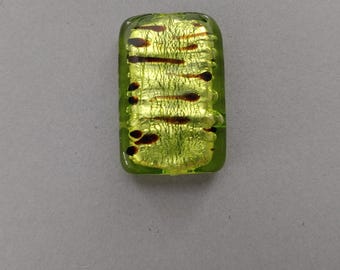 Authentieke vintage Venetiaans glas limoen met zwarte rechthoekige kraal met goudfolie 30 x 20 mm. Pakket van 1.
