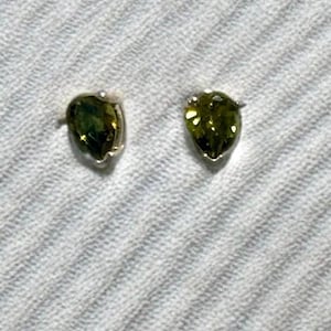 Apple Green Zircon Pearshape Push Back Sterling Silver Earrings