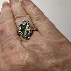 5.17ct Green Kiwi Mystic & White Topaz Sterling Silver Rhodium Plated Ring Sz8