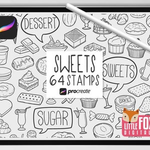 Puede incluir: Ilustración digital en una tableta con 64 sellos "Sweets" para Procreate. Los dibujos en blanco y negro representan varios postres, como pasteles, galletas y caramelos. Un lápiz óptico blanco descansa sobre la tableta.