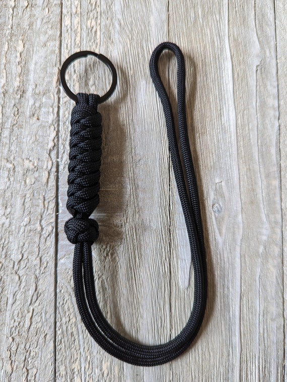 paracord wrist lanyard