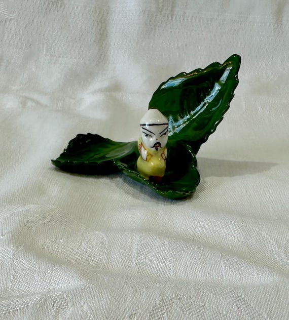 Herend Hungary Figural Leaf Dish With Scholar, Hand Painted