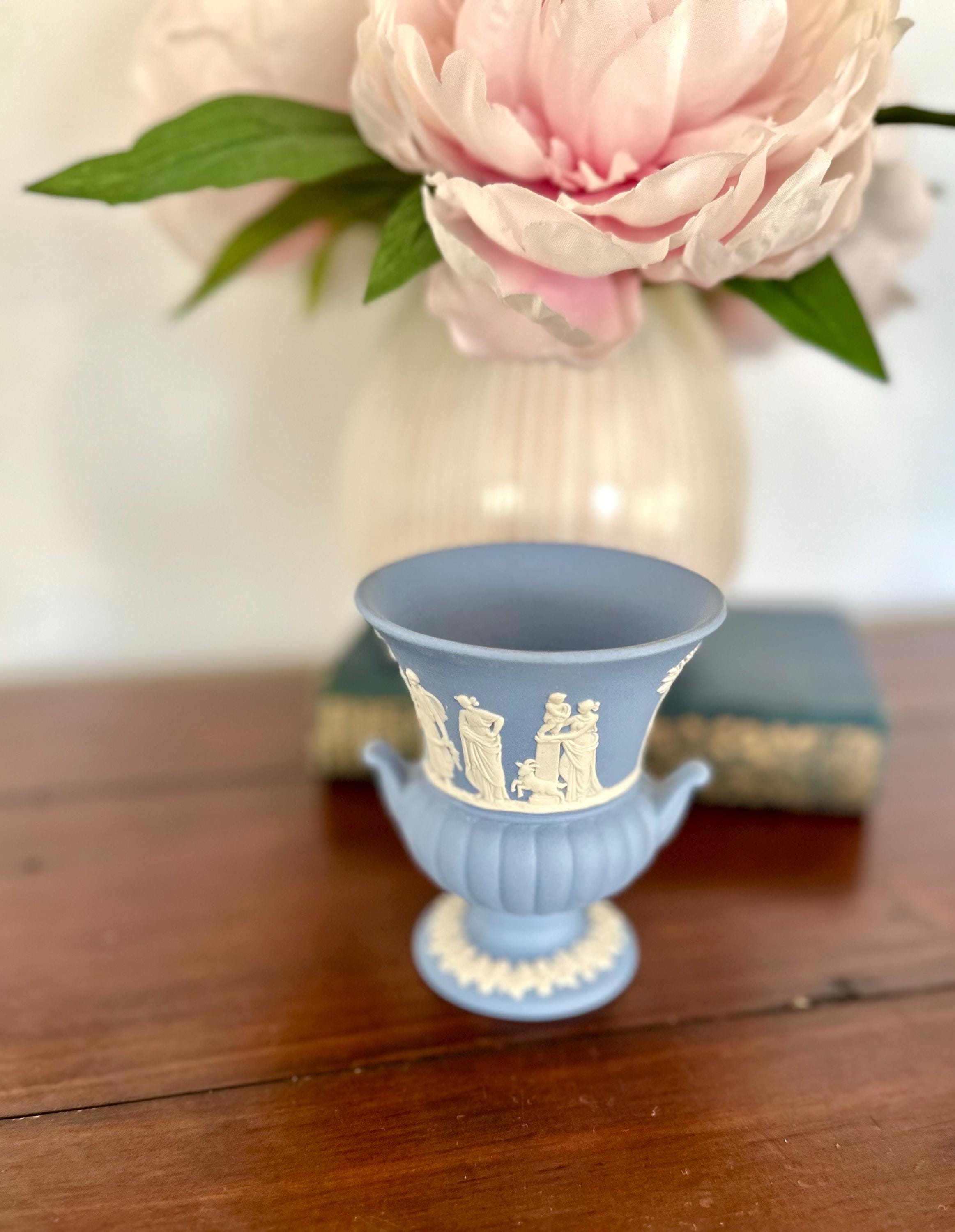 Wedgwood blue vase - Etsy 日本