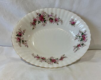 Royal Albert Lavender Rose Oval Vegetable Serving Bowl 22.5 cm