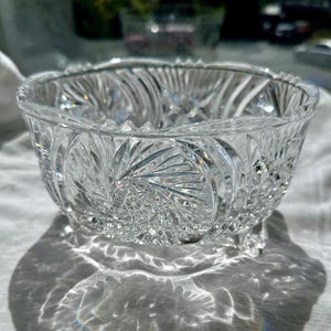 Vintage Lead Crystal Footed Bowl – Pinwheel Cut Pattern – 19 cm Wide, Czechoslovakia/Bohemia Style, Elegant Centerpiece