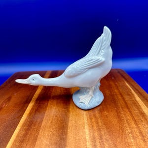 Vintage Nao by Lladro Duck Figurine – Porcelain Collectible, Made in Spain c.1978, Glossy Finish Animal Decor