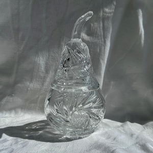 Vintage Pear-Shaped Crystal Jar with Lid – Cut Glass Candy Dish, Trinket Box, or Preserve Jar, 16 cm Tall, 9 cm Diameter