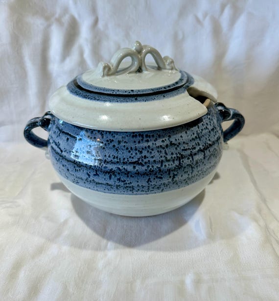 Vintage Steingut Suppenterrine mit Deckel - Signierte Studio Keramik