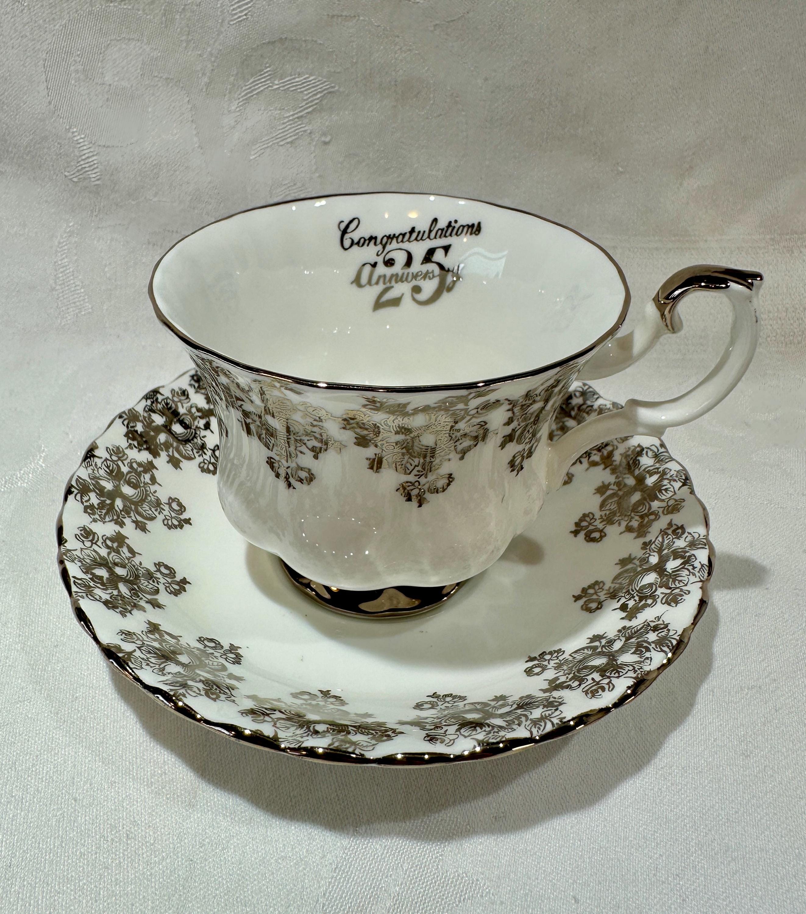 ロイヤルアルバート25周年記念ティーカップセット｜シルバーフローラル
