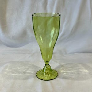 Vintage Green Depression Glass Goblet – Etched Floral 17 cm