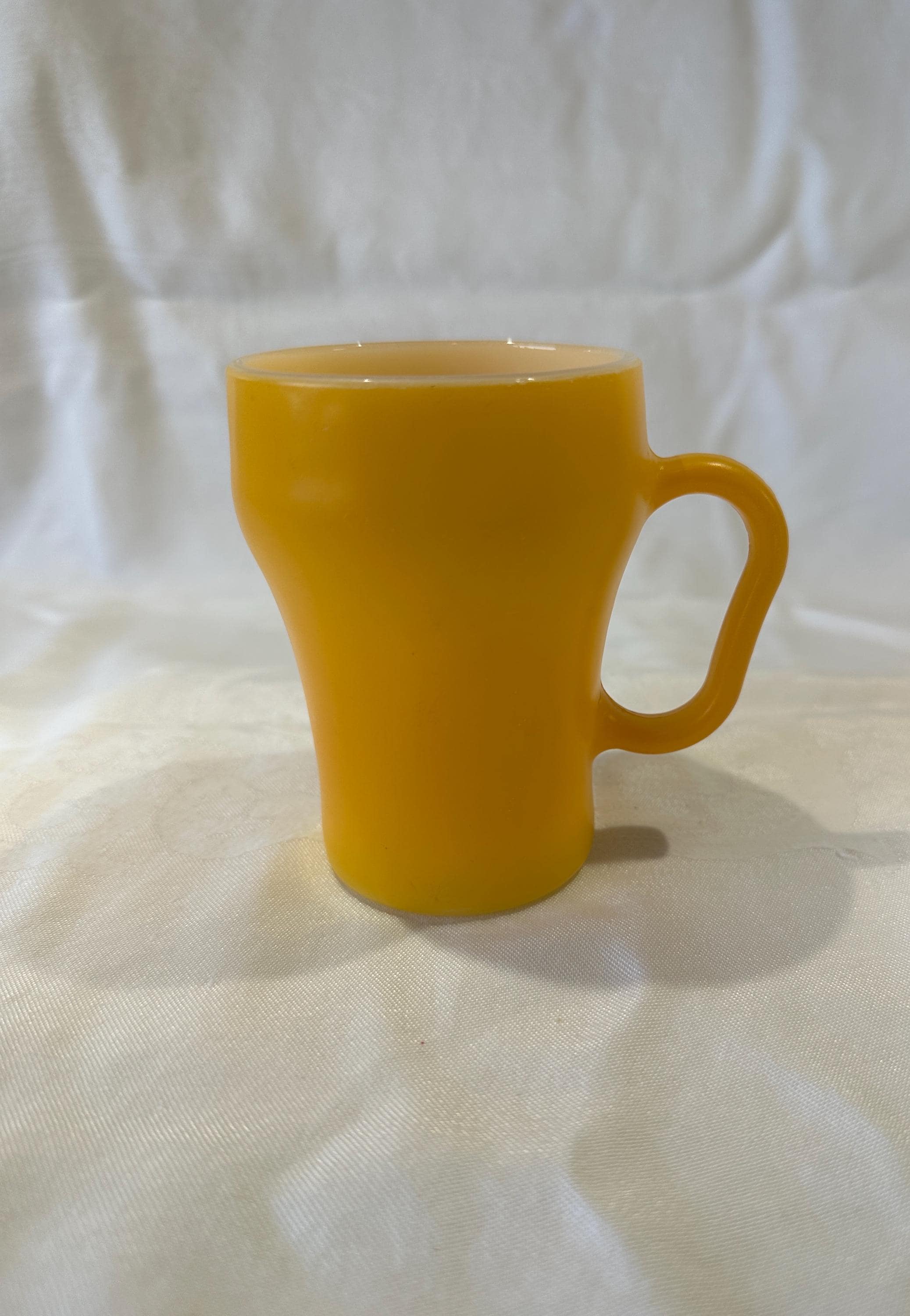 Fire-king Anchor Hocking Stacking Mug – Yellow Milk Glass, 1960s