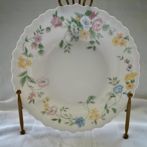 Vintage Arcopal Feston Hortense Bowl | 18 cm Opal Glass Floral Dish | French Arcopal Dinnerware | Retro Kitchen Collectible