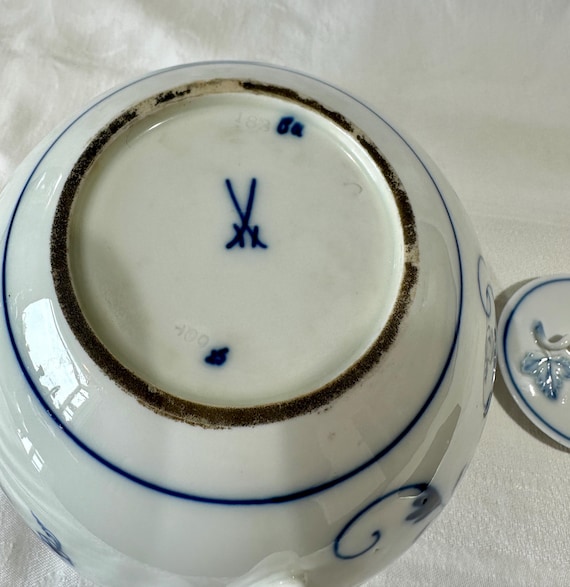 Antique Meissen Blue Onion Teapot: Hand-painted German Porcelain