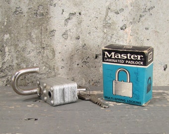 Vintage Padlock with 2 Keys: #22 Original Box; Master Lock Co. Milwaukee, Wisconsin