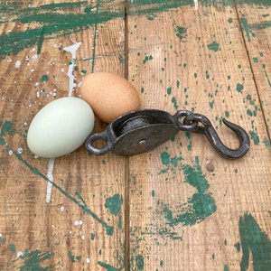 Vintage Small Cast Iron Single Pulley with Hook 5.5&quot; Mini Metal Block and Tackle
