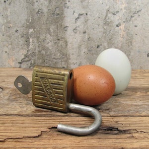 Vintage Walsco Padlock with Original Key Made in U.S.A. Trunk Locker Box Hardware
