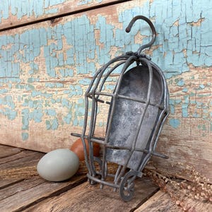 Vintage Light Cage Adjustable Trouble Light Metal Wire Cage Industrial Loft Decor Lamp Housing