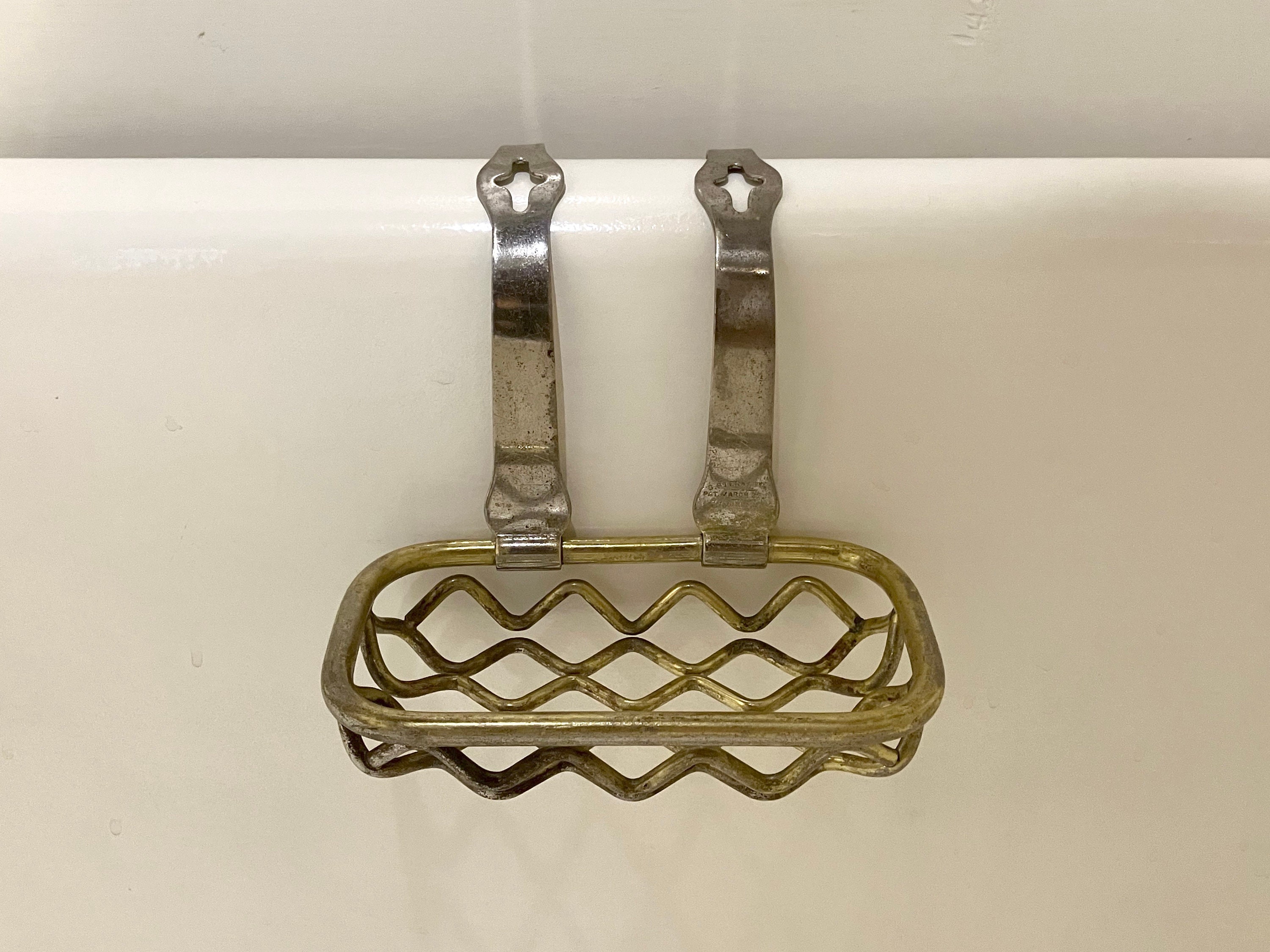 ホーローSOAP DISH Cup Holder　アンティーク Wall Mount Cup/Soap Holder - Hippo Hardware & Trading Company