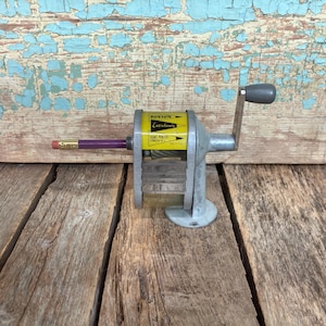 Vintage Boston Everhandy Pencil Sharpener Manual Retro Wall or Table Mount Hunt Pen Co. Camden, New Jersey Retro Desk Office Decor