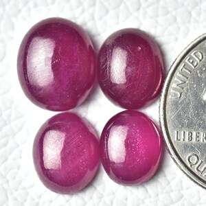 Lote de 4 Cabochões de Rubi de 23 Quilates (8,4x10,3 mm - 10,8x11,8 mm) com Preenchimento de Vidro - Gema Preciosa Lisa - C-1616