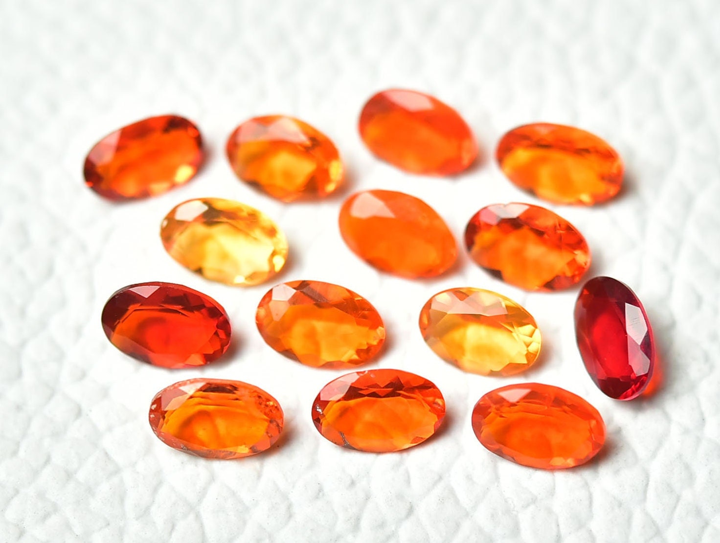 3.95 CTW RUBY RED MEXICAN FIRE OPAL - Gem Rock Auctions