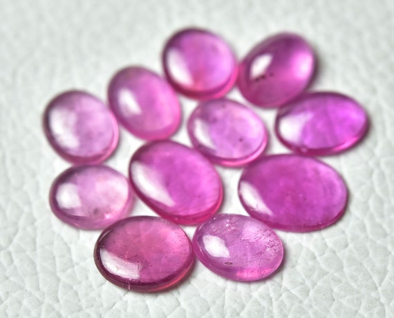 天然ルビーカボション 5個セット 6.5 x 8 mm~8x10.5 mm 天然ルビーカボション 5個セット 6.5 x 8 mm~8x10.5 mm