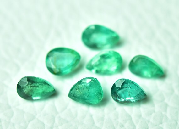 Saphir Naturel Vert En Forme D'émeraude – Provenance Montana, Certifié GIR, 9-10 Carats, Qualité Excellente