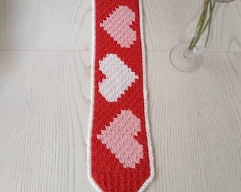 Valentines day table crochet runner with hearts, valentines decor, Valentines gift, table runner