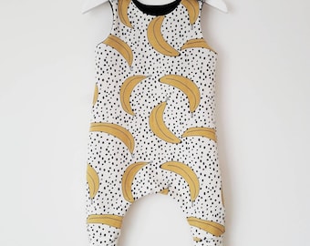 Baby jumpsuit with banana and dots - spring outfit for girl or boy - harem romper - baby bodysuit - baby tracksuit - oker yellow salopette