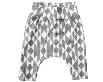 Baby harem pants for boy or girl | grey white geometric print | Newborn till toddler leggings | organic cotton | monochrome