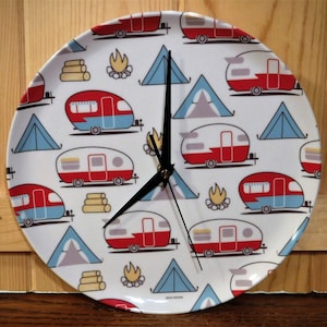 PICNIC PLATE THEMED Wall Clock....Continuous Sweep Second Hand...Battery Operated...All New Clock Movement & Hands...Kitchen? Camper? R V? image 1