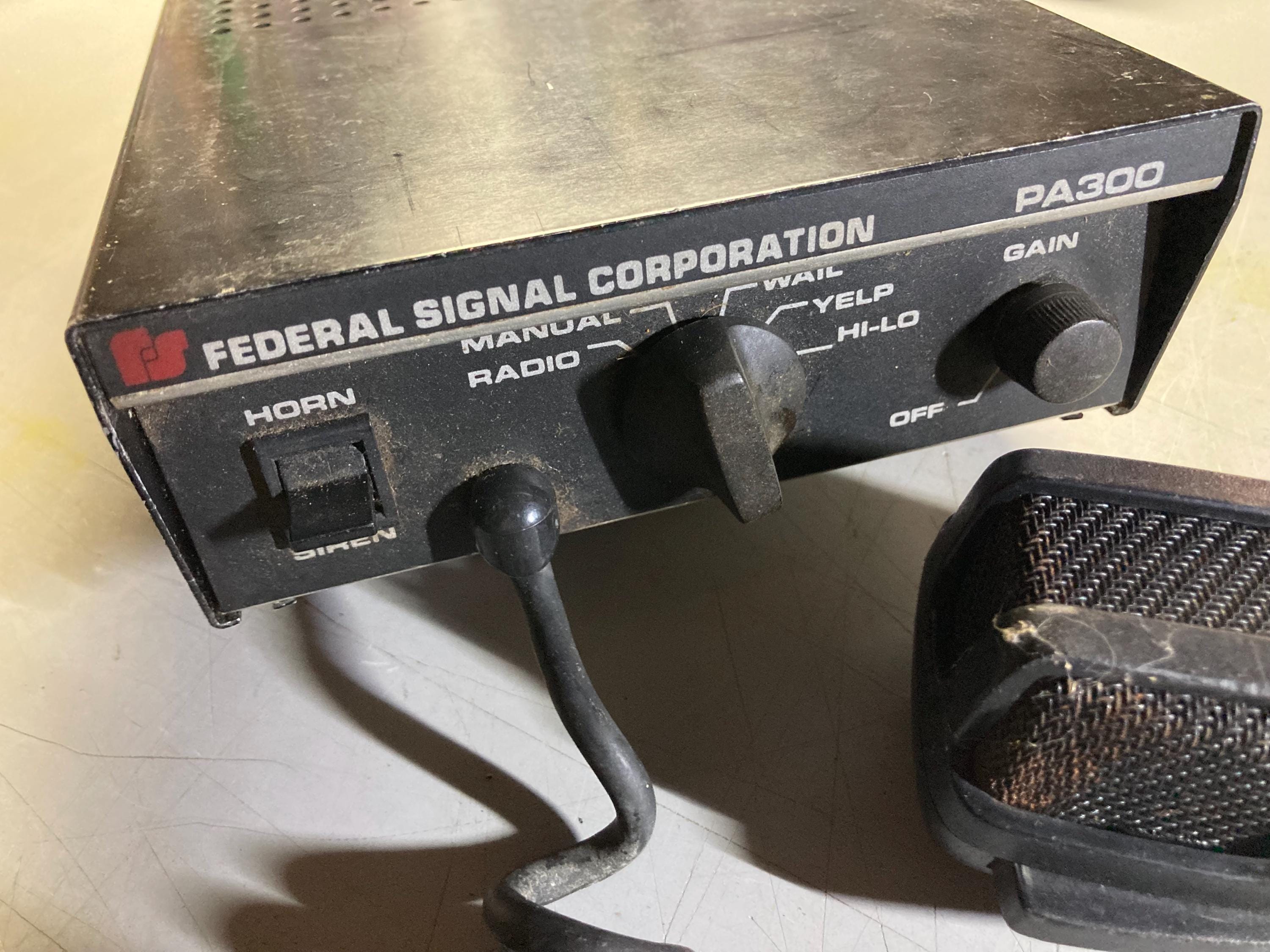 パーツ PA-300 federal signal FEDERAL SIGNAL PA300 100 Watt Electronic Siren, Operable, Bench