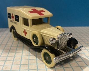 LLEDO PACKARD AMBULANCE, "Days Gone" Diecast Scale Replica, D G 18, From The 1990's