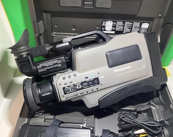 SONY CAMCORDER KIT With Accessories, Model A G-195MP, Complete With Case & Cables