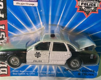 1997 FORD CROWN VICTORIA Diecast Police Cruiser...1/43 Scale, Made By Road Champs, Las Vegas Metropolitan Police