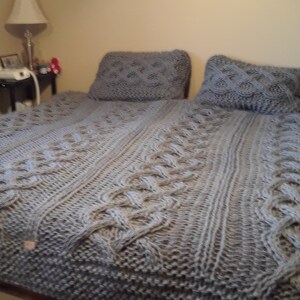 Mega chunky cable knit bed cover / blanket / throw / baby car seat blanket image 9