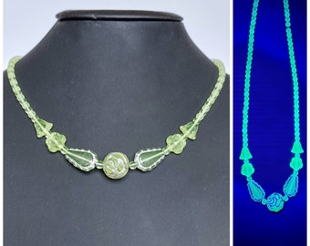 Czech uranium glass flower pendant and uranium glass beads necklace