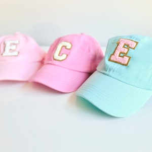 Chapeau à initiales pour tout-petit, chapeau à initiales de bébé, chapeau monogramme bébé, chapeau à lettre universitaire pour tout-petit, chapeau à lettre universitaire, chapeau à lettre pour bébé, chapeau à lettre pour bébé