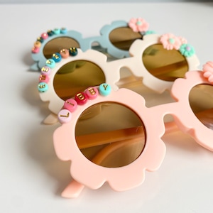 Personalisierte Gänseblümchen-Sonnenbrille, Kleinkind-Blumen-Sonnenbrille, Baby-Blumen-Sonnenbrille, Retro-Sonnenbrille, Retro-Kinder-Sonnenbrille, Namens-Sonnenbrille