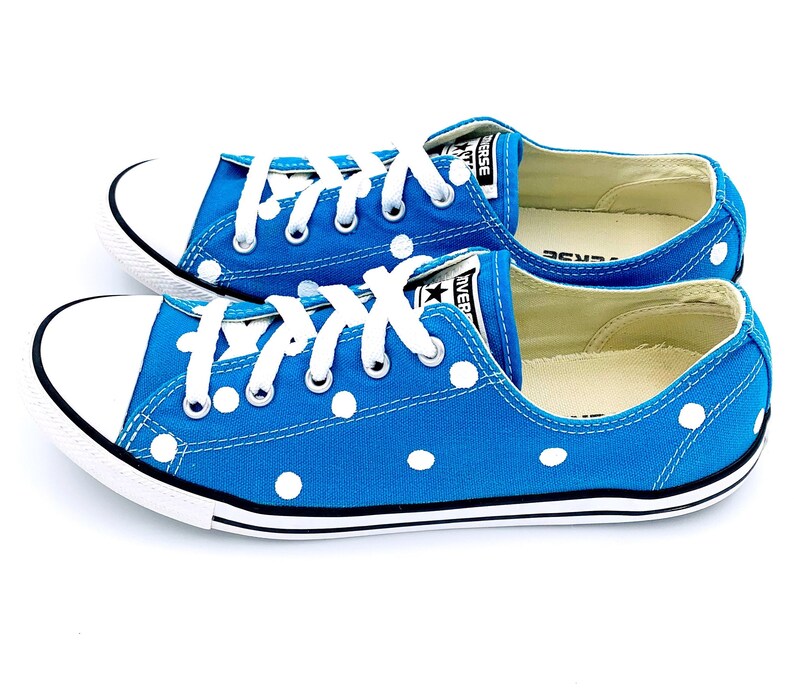 blue converse dainty