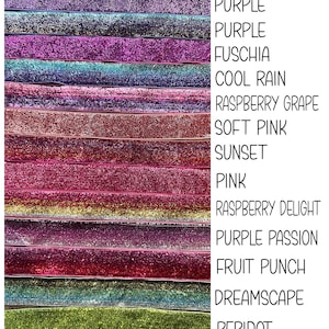Puede incluir: Una colecci&oacute;n de 12 cintas de brillo de diferentes colores, incluyendo morado, fucsia, lluvia fresca, uva de frambuesa, rosa suave, puesta de sol, rosa, delicia de frambuesa, pasi&oacute;n morada, ponche de frutas, paisaje de ensue&ntilde;o y peridoto.