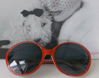 Retro style sunglasses
