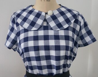 Gingham dress with detachable collar