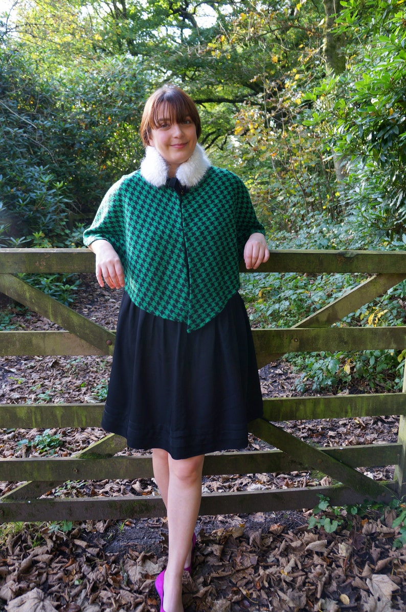 50/'s style wool cape