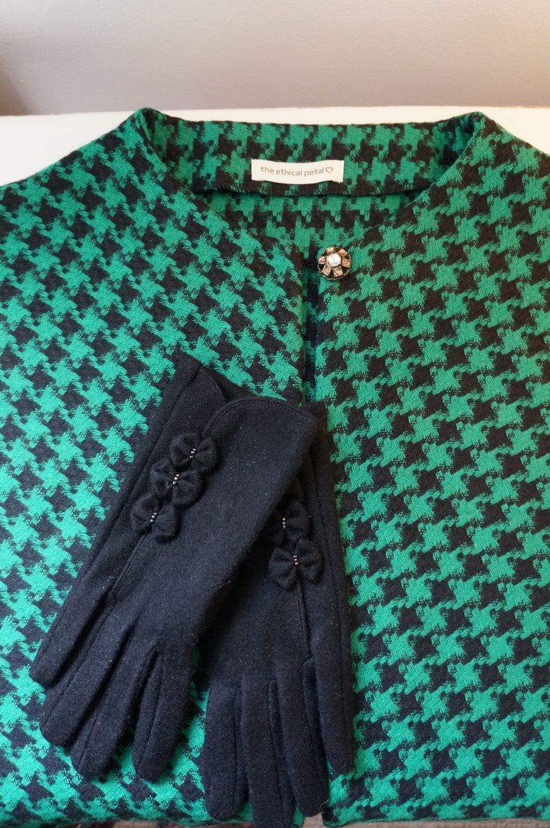 50/'s style wool cape