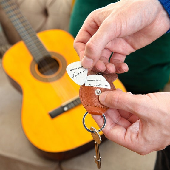 Porte clé guitare / porte médiators