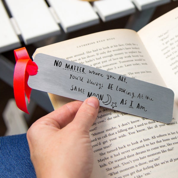 Long Distance Relationship Bookmark 'No Matter Where You Are, You'll Always Be Looking At The Same Moon As I am'