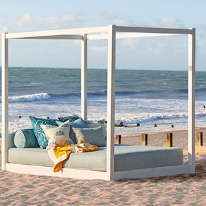 Bali Outdoor Four Poster Canopy Bed image 1