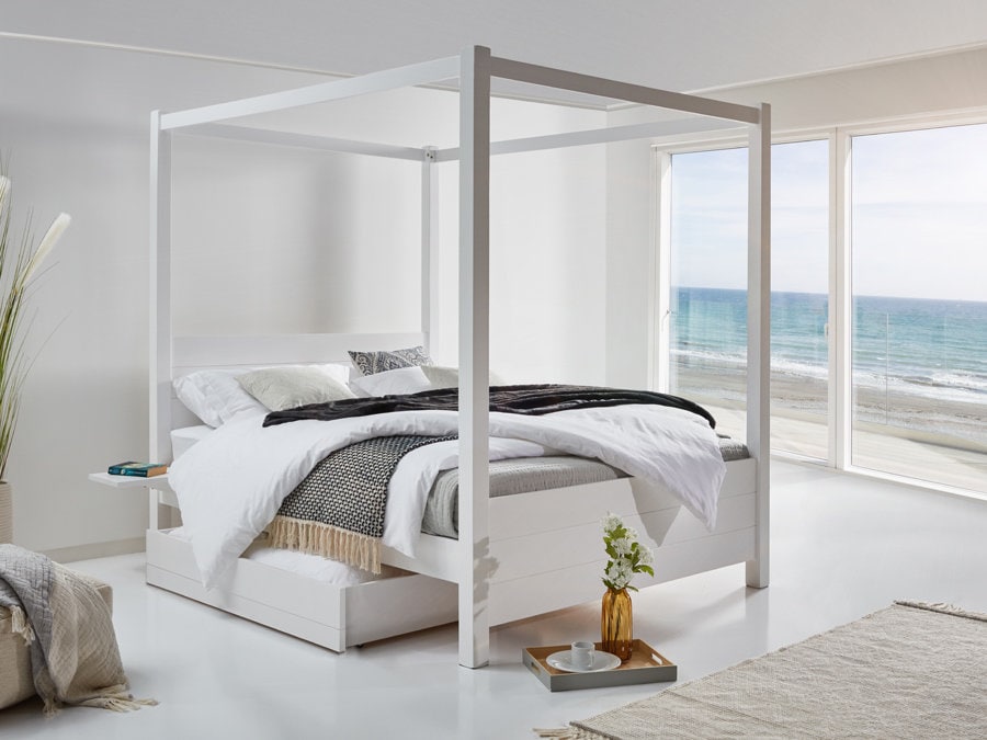 4 poster queen bedroom set deals